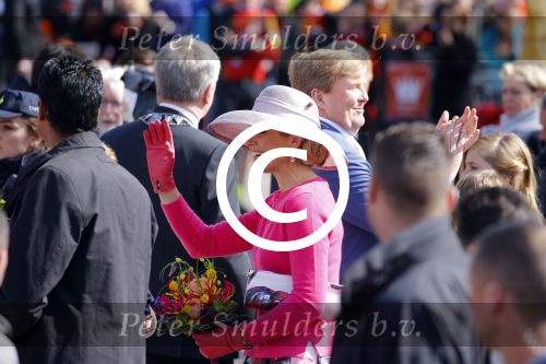 Zwolle 27 april 2016
Koningsdag in Zwolle met Koning Willem Alexander Koningin Maxima Prinses Amalia Ariane Alexia Prins Constantijn Prinses Laurentien Prins Maurits Prinses Marilene Prins Bernhard Prinses Annette Prins Pieter Christiaan Prinses Anita Prins Floris en Prinses Aimee.