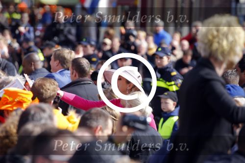 Zwolle 27 april 2016
Koningsdag in Zwolle met Koning Willem Alexander Koningin Maxima Prinses Amalia Ariane Alexia Prins Constantijn Prinses Laurentien Prins Maurits Prinses Marilene Prins Bernhard Prinses Annette Prins Pieter Christiaan Prinses Anita Prins Floris en Prinses Aimee.