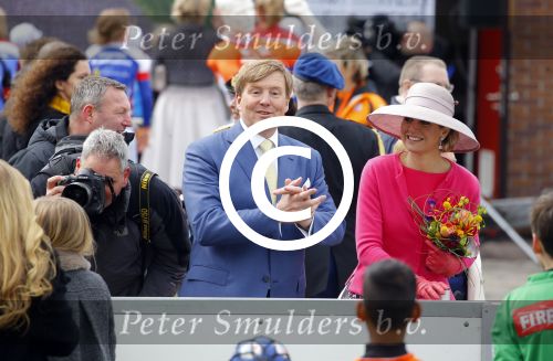 Zwolle 27 april 2016
Koningsdag in Zwolle met Koning Willem Alexander Koningin Maxima Prinses Amalia Ariane Alexia Prins Constantijn Prinses Laurentien Prins Maurits Prinses Marilene Prins Bernhard Prinses Annette Prins Pieter Christiaan Prinses Anita Prins Floris en Prinses Aimee.