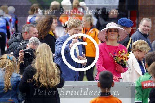 Zwolle 27 april 2016
Koningsdag in Zwolle met Koning Willem Alexander Koningin Maxima Prinses Amalia Ariane Alexia Prins Constantijn Prinses Laurentien Prins Maurits Prinses Marilene Prins Bernhard Prinses Annette Prins Pieter Christiaan Prinses Anita Prins Floris en Prinses Aimee.