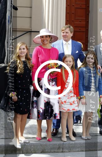 Zwolle 27 april 2016
Koningsdag in Zwolle met Koning Willem Alexander Koningin Maxima Prinses Amalia Ariane Alexia Prins Constantijn Prinses Laurentien Prins Maurits Prinses Marilene Prins Bernhard Prinses Annette Prins Pieter Christiaan Prinses Anita Prins Floris en Prinses Aimee.