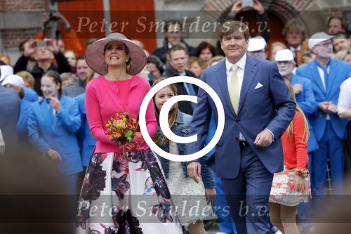 Zwolle 27 april 2016
Koningsdag in Zwolle met Koning Willem Alexander Koningin Maxima Prinses Amalia Ariane Alexia Prins Constantijn Prinses Laurentien Prins Maurits Prinses Marilene Prins Bernhard Prinses Annette Prins Pieter Christiaan Prinses Anita Prins Floris en Prinses Aimee.