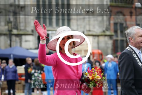 Zwolle 27 april 2016
Koningsdag in Zwolle met Koning Willem Alexander Koningin Maxima Prinses Amalia Ariane Alexia Prins Constantijn Prinses Laurentien Prins Maurits Prinses Marilene Prins Bernhard Prinses Annette Prins Pieter Christiaan Prinses Anita Prins Floris en Prinses Aimee.