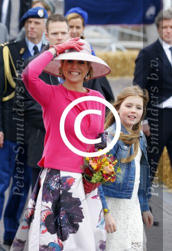 Zwolle 27 april 2016
Koningsdag in Zwolle met Koning Willem Alexander Koningin Maxima Prinses Amalia Ariane Alexia Prins Constantijn Prinses Laurentien Prins Maurits Prinses Marilene Prins Bernhard Prinses Annette Prins Pieter Christiaan Prinses Anita Prins Floris en Prinses Aimee.