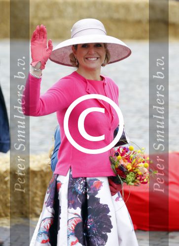 Zwolle 27 april 2016
Koningsdag in Zwolle met Koning Willem Alexander Koningin Maxima Prinses Amalia Ariane Alexia Prins Constantijn Prinses Laurentien Prins Maurits Prinses Marilene Prins Bernhard Prinses Annette Prins Pieter Christiaan Prinses Anita Prins Floris en Prinses Aimee.