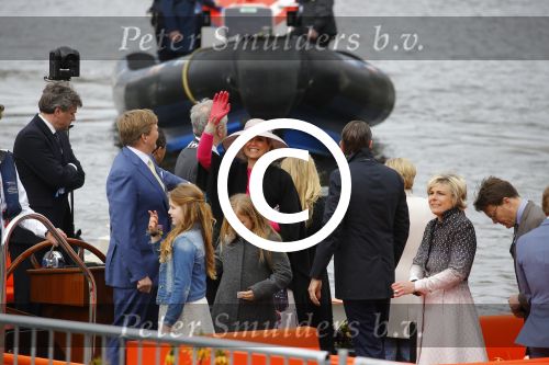 Zwolle 27 april 2016
Koningsdag in Zwolle met Koning Willem Alexander Koningin Maxima Prinses Amalia Ariane Alexia Prins Constantijn Prinses Laurentien Prins Maurits Prinses Marilene Prins Bernhard Prinses Annette Prins Pieter Christiaan Prinses Anita Prins Floris en Prinses Aimee.