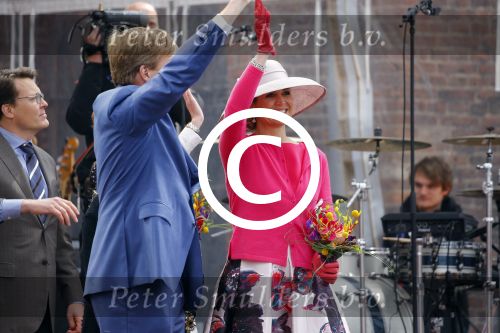 Zwolle 27 april 2016
Koningsdag in Zwolle met Koning Willem Alexander Koningin Maxima Prinses Amalia Ariane Alexia Prins Constantijn Prinses Laurentien Prins Maurits Prinses Marilene Prins Bernhard Prinses Annette Prins Pieter Christiaan Prinses Anita Prins Floris en Prinses Aimee.