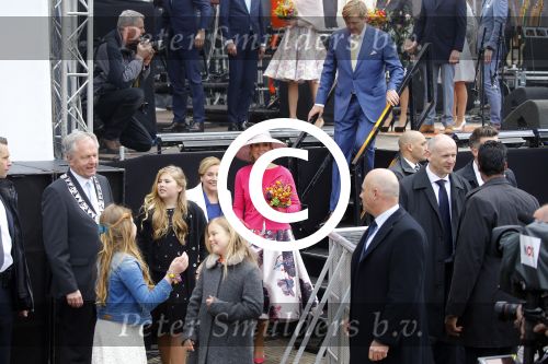 Zwolle 27 april 2016
Koningsdag in Zwolle met Koning Willem Alexander Koningin Maxima Prinses Amalia Ariane Alexia Prins Constantijn Prinses Laurentien Prins Maurits Prinses Marilene Prins Bernhard Prinses Annette Prins Pieter Christiaan Prinses Anita Prins Floris en Prinses Aimee.