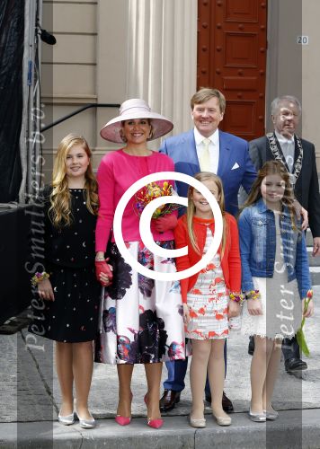 Zwolle 27 april 2016
Koningsdag in Zwolle met Koning Willem Alexander Koningin Maxima Prinses Amalia Ariane Alexia Prins Constantijn Prinses Laurentien Prins Maurits Prinses Marilene Prins Bernhard Prinses Annette Prins Pieter Christiaan Prinses Anita Prins Floris en Prinses Aimee.