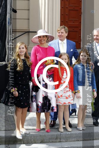 Zwolle 27 april 2016
Koningsdag in Zwolle met Koning Willem Alexander Koningin Maxima Prinses Amalia Ariane Alexia Prins Constantijn Prinses Laurentien Prins Maurits Prinses Marilene Prins Bernhard Prinses Annette Prins Pieter Christiaan Prinses Anita Prins Floris en Prinses Aimee.