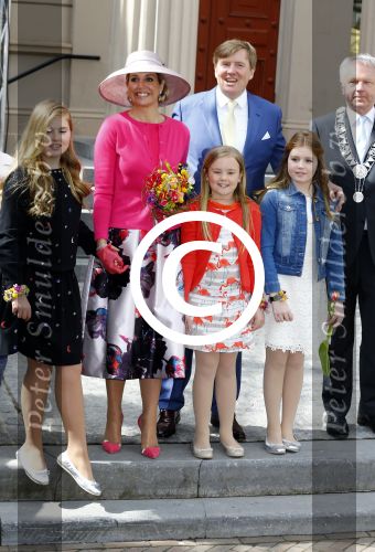 Zwolle 27 april 2016
Koningsdag in Zwolle met Koning Willem Alexander Koningin Maxima Prinses Amalia Ariane Alexia Prins Constantijn Prinses Laurentien Prins Maurits Prinses Marilene Prins Bernhard Prinses Annette Prins Pieter Christiaan Prinses Anita Prins Floris en Prinses Aimee.