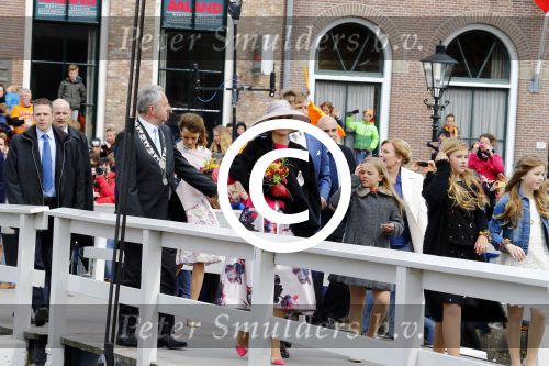 Zwolle 27 april 2016
Koningsdag in Zwolle met Koning Willem Alexander Koningin Maxima Prinses Amalia Ariane Alexia Prins Constantijn Prinses Laurentien Prins Maurits Prinses Marilene Prins Bernhard Prinses Annette Prins Pieter Christiaan Prinses Anita Prins Floris en Prinses Aimee.