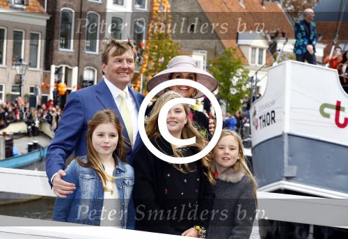 Zwolle 27 april 2016
Koningsdag in Zwolle met Koning Willem Alexander Koningin Maxima Prinses Amalia Ariane Alexia Prins Constantijn Prinses Laurentien Prins Maurits Prinses Marilene Prins Bernhard Prinses Annette Prins Pieter Christiaan Prinses Anita Prins Floris en Prinses Aimee.