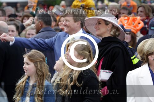 Zwolle 27 april 2016
Koningsdag in Zwolle met Koning Willem Alexander Koningin Maxima Prinses Amalia Ariane Alexia Prins Constantijn Prinses Laurentien Prins Maurits Prinses Marilene Prins Bernhard Prinses Annette Prins Pieter Christiaan Prinses Anita Prins Floris en Prinses Aimee.
