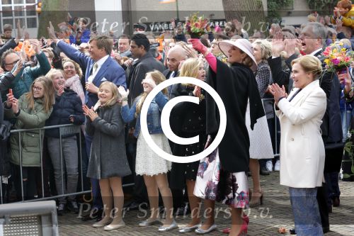 Zwolle 27 april 2016
Koningsdag in Zwolle met Koning Willem Alexander Koningin Maxima Prinses Amalia Ariane Alexia Prins Constantijn Prinses Laurentien Prins Maurits Prinses Marilene Prins Bernhard Prinses Annette Prins Pieter Christiaan Prinses Anita Prins Floris en Prinses Aimee.