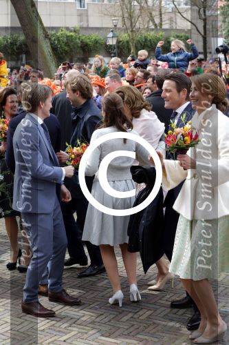 Zwolle 27 april 2016
Koningsdag in Zwolle met Koning Willem Alexander Koningin Maxima Prinses Amalia Ariane Alexia Prins Constantijn Prinses Laurentien Prins Maurits Prinses Marilene Prins Bernhard Prinses Annette Prins Pieter Christiaan Prinses Anita Prins Floris en Prinses Aimee.