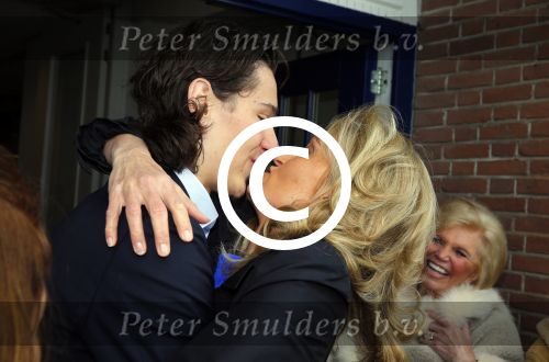 Blaricum 26 april 2016
Natasja Froger krijgt lintje voor al haar verdiensten voor onze samenleving. Haar man Rene  familie vader  moeder en vriendinnen zijn er natuurlijk bij.