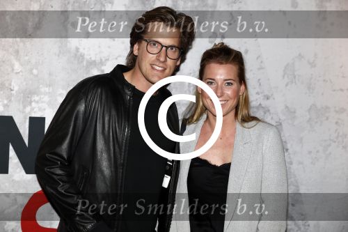 Amsterdam 6 mei 2016
Wereldpremiere van Armin v Buuren, Armin Only Embrace in het ziggo dome.
Armin kwam met zijn vrouw over de rode loper binnen. Nick Nielsen met vriendin