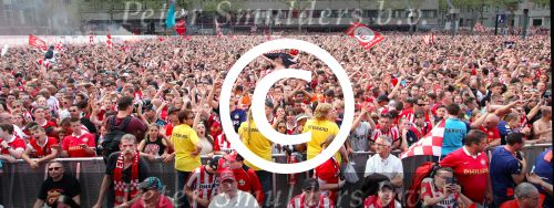 Zondag, 8 Mei 2016 PSV Landskampioen Seizoen 2015/2016
Maandag 9 Mei 2016 Huldinging op de platte kar