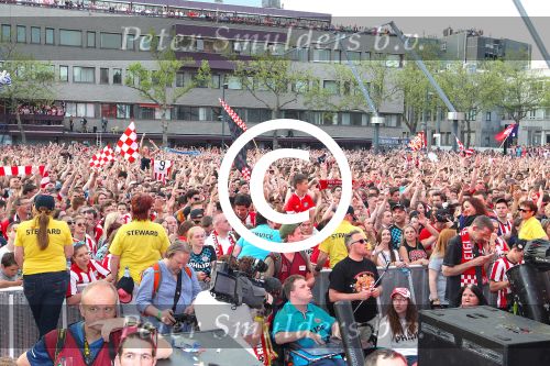 Zondag, 8 Mei 2016 PSV Landskampioen Seizoen 2015/2016
Maandag 9 Mei 2016 Huldinging op de platte kar