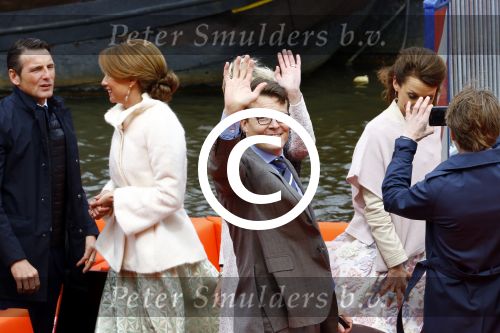 Zwolle 27 april 2016
Koningsdag in Zwolle met Koning Willem Alexander Koningin Maxima Prinses Amalia Ariane Alexia Prins Constantijn Prinses Laurentien Prins Maurits Prinses Marilene Prins Bernhard Prinses Annette Prins Pieter Christiaan Prinses Anita Prins Floris en Prinses Aimee.