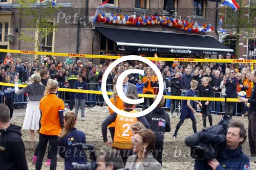 Zwolle 27 april 2016
Koningsdag in Zwolle met Koning Willem Alexander Koningin Maxima Prinses Amalia Ariane Alexia Prins Constantijn Prinses Laurentien Prins Maurits Prinses Marilene Prins Bernhard Prinses Annette Prins Pieter Christiaan Prinses Anita Prins Floris en Prinses Aimee.