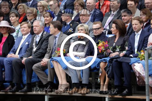 Zwolle 27 april 2016
Koningsdag in Zwolle met Koning Willem Alexander Koningin Maxima Prinses Amalia Ariane Alexia Prins Constantijn Prinses Laurentien Prins Maurits Prinses Marilene Prins Bernhard Prinses Annette Prins Pieter Christiaan Prinses Anita Prins Floris en Prinses Aimee.