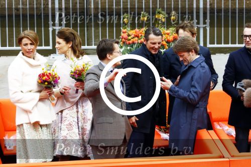 Zwolle 27 april 2016
Koningsdag in Zwolle met Koning Willem Alexander Koningin Maxima Prinses Amalia Ariane Alexia Prins Constantijn Prinses Laurentien Prins Maurits Prinses Marilene Prins Bernhard Prinses Annette Prins Pieter Christiaan Prinses Anita Prins Floris en Prinses Aimee.
