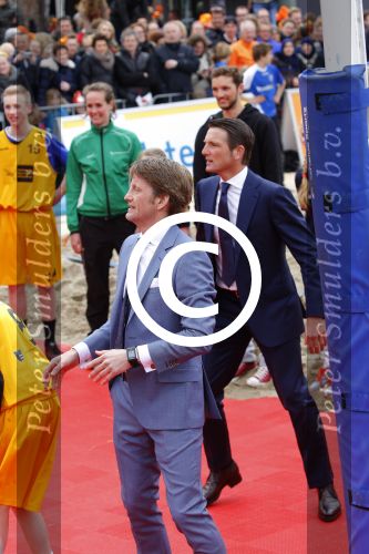 Zwolle 27 april 2016
Koningsdag in Zwolle met Koning Willem Alexander Koningin Maxima Prinses Amalia Ariane Alexia Prins Constantijn Prinses Laurentien Prins Maurits Prinses Marilene Prins Bernhard Prinses Annette Prins Pieter Christiaan Prinses Anita Prins Floris en Prinses Aimee.