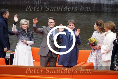 Zwolle 27 april 2016
Koningsdag in Zwolle met Koning Willem Alexander Koningin Maxima Prinses Amalia Ariane Alexia Prins Constantijn Prinses Laurentien Prins Maurits Prinses Marilene Prins Bernhard Prinses Annette Prins Pieter Christiaan Prinses Anita Prins Floris en Prinses Aimee.