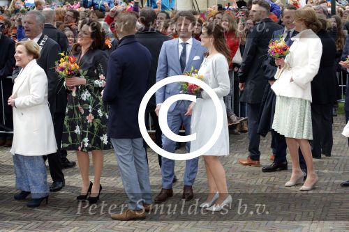 Zwolle 27 april 2016
Koningsdag in Zwolle met Koning Willem Alexander Koningin Maxima Prinses Amalia Ariane Alexia Prins Constantijn Prinses Laurentien Prins Maurits Prinses Marilene Prins Bernhard Prinses Annette Prins Pieter Christiaan Prinses Anita Prins Floris en Prinses Aimee.