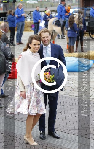 Zwolle 27 april 2016
Koningsdag in Zwolle met Koning Willem Alexander Koningin Maxima Prinses Amalia Ariane Alexia Prins Constantijn Prinses Laurentien Prins Maurits Prinses Marilene Prins Bernhard Prinses Annette Prins Pieter Christiaan Prinses Anita Prins Floris en Prinses Aimee.