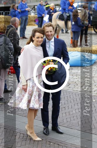 Zwolle 27 april 2016
Koningsdag in Zwolle met Koning Willem Alexander Koningin Maxima Prinses Amalia Ariane Alexia Prins Constantijn Prinses Laurentien Prins Maurits Prinses Marilene Prins Bernhard Prinses Annette Prins Pieter Christiaan Prinses Anita Prins Floris en Prinses Aimee.