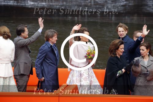 Zwolle 27 april 2016
Koningsdag in Zwolle met Koning Willem Alexander Koningin Maxima Prinses Amalia Ariane Alexia Prins Constantijn Prinses Laurentien Prins Maurits Prinses Marilene Prins Bernhard Prinses Annette Prins Pieter Christiaan Prinses Anita Prins Floris en Prinses Aimee.