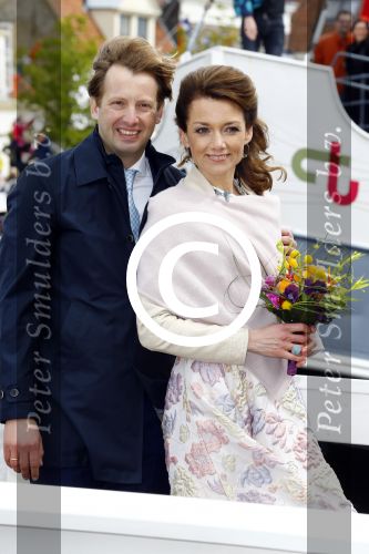 Zwolle 27 april 2016
Koningsdag in Zwolle met Koning Willem Alexander Koningin Maxima Prinses Amalia Ariane Alexia Prins Constantijn Prinses Laurentien Prins Maurits Prinses Marilene Prins Bernhard Prinses Annette Prins Pieter Christiaan Prinses Anita Prins Floris en Prinses Aimee.