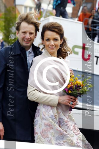 Zwolle 27 april 2016
Koningsdag in Zwolle met Koning Willem Alexander Koningin Maxima Prinses Amalia Ariane Alexia Prins Constantijn Prinses Laurentien Prins Maurits Prinses Marilene Prins Bernhard Prinses Annette Prins Pieter Christiaan Prinses Anita Prins Floris en Prinses Aimee.
