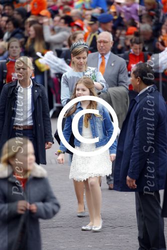 Zwolle 27 april 2016
Koningsdag in Zwolle met Koning Willem Alexander Koningin Maxima Prinses Amalia Ariane Alexia Prins Constantijn Prinses Laurentien Prins Maurits Prinses Marilene Prins Bernhard Prinses Annette Prins Pieter Christiaan Prinses Anita Prins Floris en Prinses Aimee.
