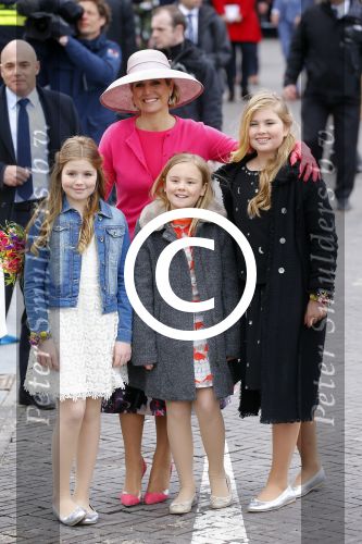 Zwolle 27 april 2016
Koningsdag in Zwolle met Koning Willem Alexander Koningin Maxima Prinses Amalia Ariane Alexia Prins Constantijn Prinses Laurentien Prins Maurits Prinses Marilene Prins Bernhard Prinses Annette Prins Pieter Christiaan Prinses Anita Prins Floris en Prinses Aimee.