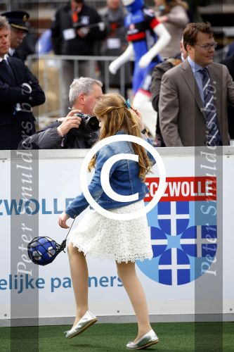 Zwolle 27 april 2016
Koningsdag in Zwolle met Koning Willem Alexander Koningin Maxima Prinses Amalia Ariane Alexia Prins Constantijn Prinses Laurentien Prins Maurits Prinses Marilene Prins Bernhard Prinses Annette Prins Pieter Christiaan Prinses Anita Prins Floris en Prinses Aimee.