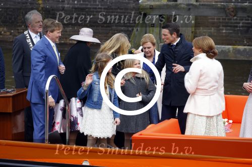 Zwolle 27 april 2016
Koningsdag in Zwolle met Koning Willem Alexander Koningin Maxima Prinses Amalia Ariane Alexia Prins Constantijn Prinses Laurentien Prins Maurits Prinses Marilene Prins Bernhard Prinses Annette Prins Pieter Christiaan Prinses Anita Prins Floris en Prinses Aimee.