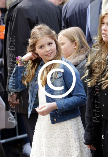 Zwolle 27 april 2016
Koningsdag in Zwolle met Koning Willem Alexander Koningin Maxima Prinses Amalia Ariane Alexia Prins Constantijn Prinses Laurentien Prins Maurits Prinses Marilene Prins Bernhard Prinses Annette Prins Pieter Christiaan Prinses Anita Prins Floris en Prinses Aimee.