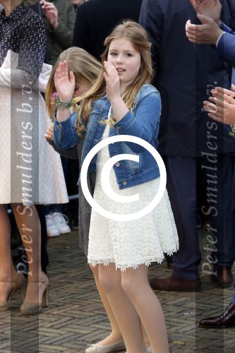 Zwolle 27 april 2016
Koningsdag in Zwolle met Koning Willem Alexander Koningin Maxima Prinses Amalia Ariane Alexia Prins Constantijn Prinses Laurentien Prins Maurits Prinses Marilene Prins Bernhard Prinses Annette Prins Pieter Christiaan Prinses Anita Prins Floris en Prinses Aimee.