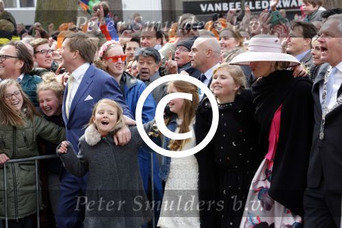 Zwolle 27 april 2016
Koningsdag in Zwolle met Koning Willem Alexander Koningin Maxima Prinses Amalia Ariane Alexia Prins Constantijn Prinses Laurentien Prins Maurits Prinses Marilene Prins Bernhard Prinses Annette Prins Pieter Christiaan Prinses Anita Prins Floris en Prinses Aimee.