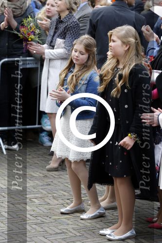 Zwolle 27 april 2016
Koningsdag in Zwolle met Koning Willem Alexander Koningin Maxima Prinses Amalia Ariane Alexia Prins Constantijn Prinses Laurentien Prins Maurits Prinses Marilene Prins Bernhard Prinses Annette Prins Pieter Christiaan Prinses Anita Prins Floris en Prinses Aimee.