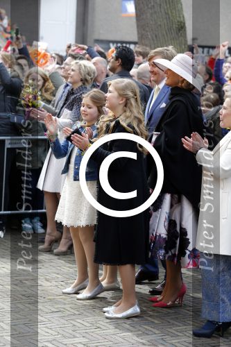 Zwolle 27 april 2016
Koningsdag in Zwolle met Koning Willem Alexander Koningin Maxima Prinses Amalia Ariane Alexia Prins Constantijn Prinses Laurentien Prins Maurits Prinses Marilene Prins Bernhard Prinses Annette Prins Pieter Christiaan Prinses Anita Prins Floris en Prinses Aimee.