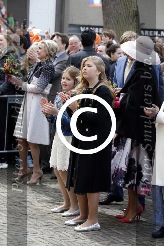 Zwolle 27 april 2016
Koningsdag in Zwolle met Koning Willem Alexander Koningin Maxima Prinses Amalia Ariane Alexia Prins Constantijn Prinses Laurentien Prins Maurits Prinses Marilene Prins Bernhard Prinses Annette Prins Pieter Christiaan Prinses Anita Prins Floris en Prinses Aimee.
