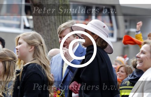 Zwolle 27 april 2016
Koningsdag in Zwolle met Koning Willem Alexander Koningin Maxima Prinses Amalia Ariane Alexia Prins Constantijn Prinses Laurentien Prins Maurits Prinses Marilene Prins Bernhard Prinses Annette Prins Pieter Christiaan Prinses Anita Prins Floris en Prinses Aimee.