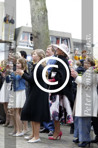 Zwolle 27 april 2016
Koningsdag in Zwolle met Koning Willem Alexander Koningin Maxima Prinses Amalia Ariane Alexia Prins Constantijn Prinses Laurentien Prins Maurits Prinses Marilene Prins Bernhard Prinses Annette Prins Pieter Christiaan Prinses Anita Prins Floris en Prinses Aimee.
