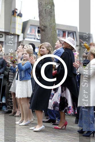 Zwolle 27 april 2016
Koningsdag in Zwolle met Koning Willem Alexander Koningin Maxima Prinses Amalia Ariane Alexia Prins Constantijn Prinses Laurentien Prins Maurits Prinses Marilene Prins Bernhard Prinses Annette Prins Pieter Christiaan Prinses Anita Prins Floris en Prinses Aimee.