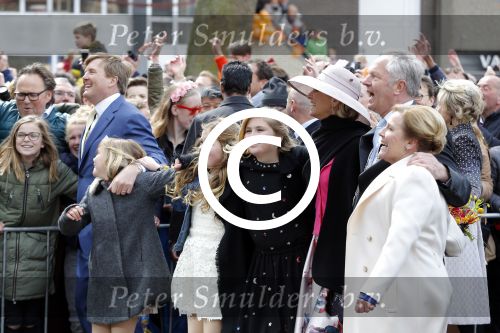Zwolle 27 april 2016
Koningsdag in Zwolle met Koning Willem Alexander Koningin Maxima Prinses Amalia Ariane Alexia Prins Constantijn Prinses Laurentien Prins Maurits Prinses Marilene Prins Bernhard Prinses Annette Prins Pieter Christiaan Prinses Anita Prins Floris en Prinses Aimee.